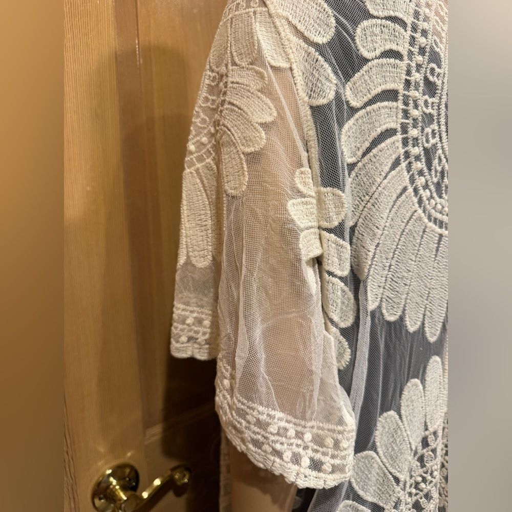 Rebellion Again White Summer Boho Giant Floral Lace Swim Coverup Sz S - Picture 3 of 8